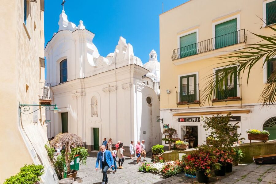 From Rome: Capri Guided Day Trip with Blue Grotto - Guides that make the day smoother (and easier to understand)