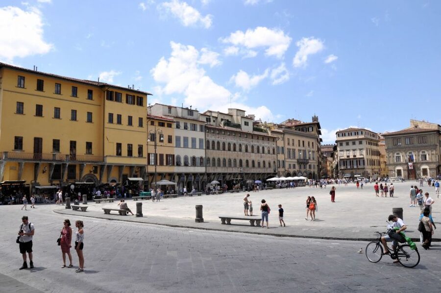 From Rome: Day Trip to Florence by High-Speed Train - The Human Touch: Tips from Guides Like Gabrielle and Enrico