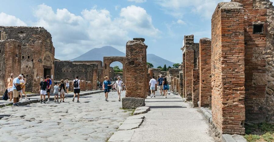 From Rome: Day Trip to Pompeii with Tickets - Inside Pompeii in 1.5 Hours: Getting More Than “Just Ruins”