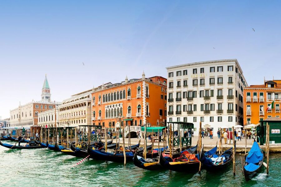 From Rome: Day Trip to Venice by High-Speed Train - Bridge of Sighs: the photo stop that also teaches context