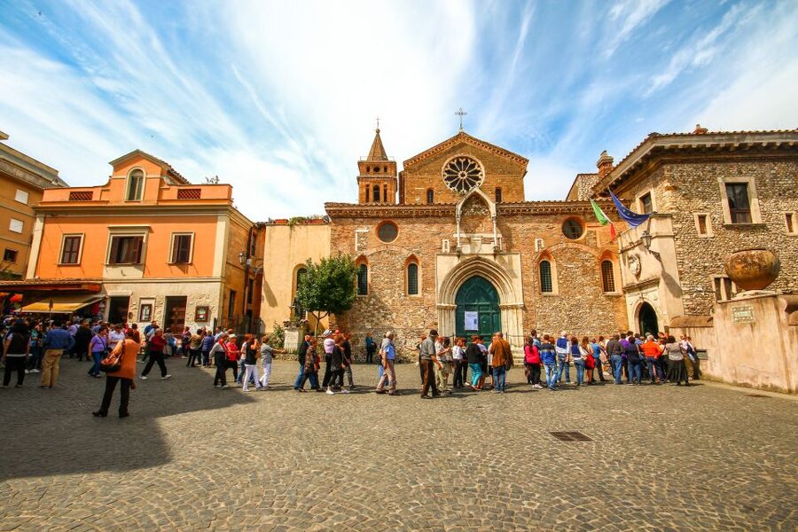 From Rome: Hadrian's Villa & Villa d'Este Day Trip & Lunch - The transport break and the lunch reset near Villa d’Este