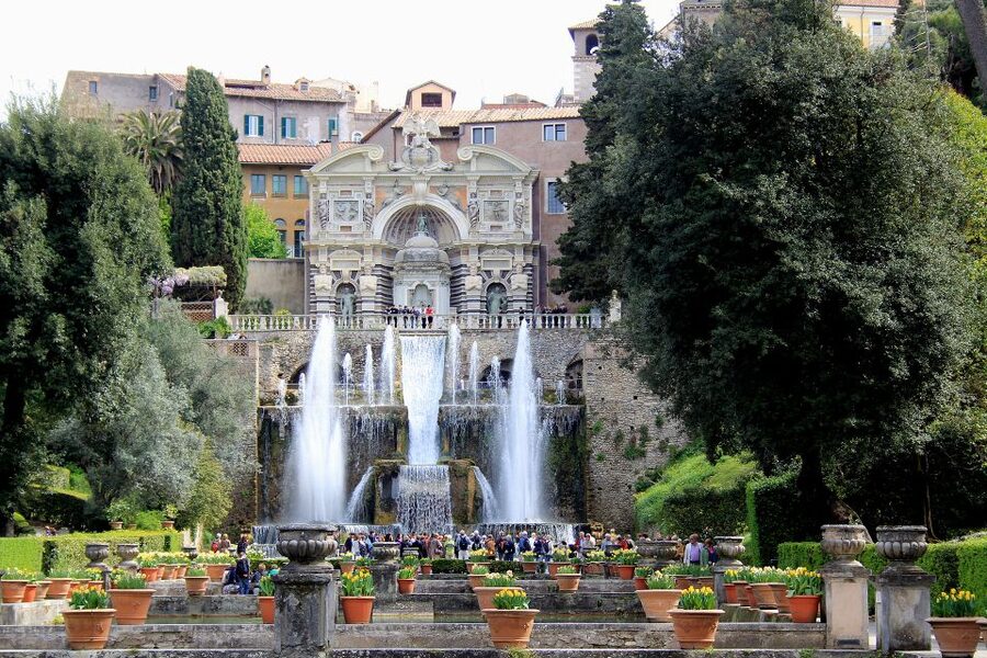 From Rome: Hadrian's Villa & Villa d'Este Day Trip & Lunch - Meeting point in Rome and what the start feels like