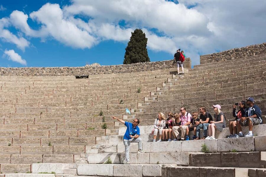 From Rome: Pompeii, Amalfi Coast, and Sorrento Day Trip - Rome to Pompeii by coach: comfortable, but plan for a long ride