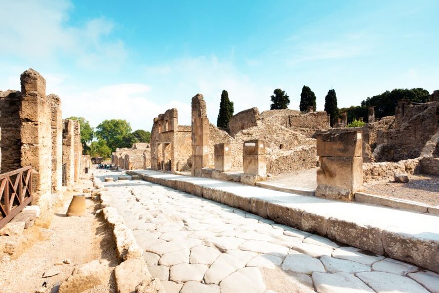 From Rome: Pompeii & Amalfi Coast Full-Day Trip - From Rome To The Bay of Naples: the comfortable start that sets the tone