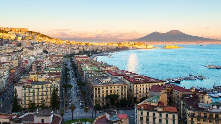 From Rome: Pompeii and Naples Day Trip by High-Speed Train - The Naples free-time hour: how to make it count
