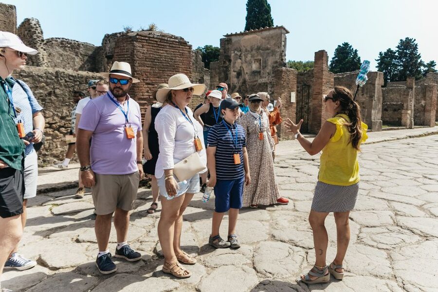 From Rome: Pompeii Day Trip with Optional Vesuvius and Lunch - Vesuvius: choose crater hike or a geologist-led walk