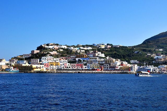 From Rome: Ponza Island Day Trip with Boat Excursion - Grotto stops and swim time: what Circe and Lucia Rosa add to the water