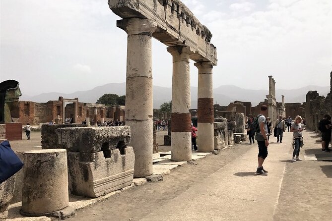 Full-Day Private Tour of Pompeii and Amalfi Coast from Rome - Amalfi Coast free time: choosing between Positano and Sorrento