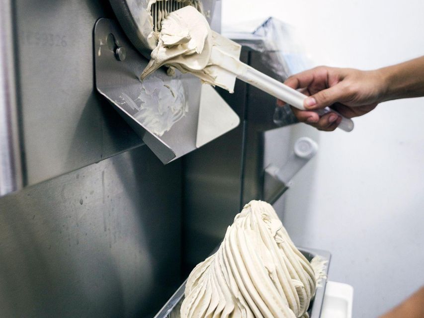 Gelato and Pasta Cooking Class in Rome - Piazza Navona - The food-and-drink portion: bruschetta, wine or beer, and your own results