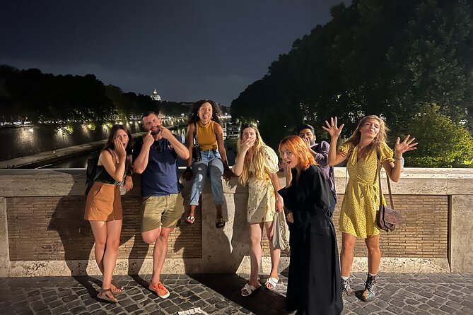 Ghost & Legends in Night Rome Walking Tour - Piazza Farnese and the secret passage legend