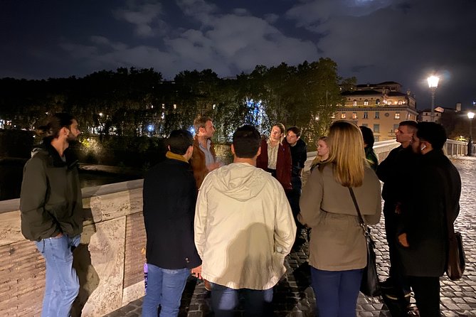 Ghost & Legends in Night Rome Walking Tour - Via del Mascherone and Vicolo dei Venti: madonnelles built to stop crime