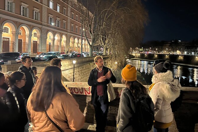 Ghost & Legends in Night Rome Walking Tour - Fontana del Mascherone: a fountain dare with consequences