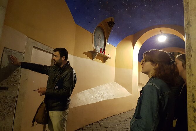 Ghosts and Crimes of Rome Night Walk - Serial Killers and a 65-Year Executioner: How the Tour Builds Tension