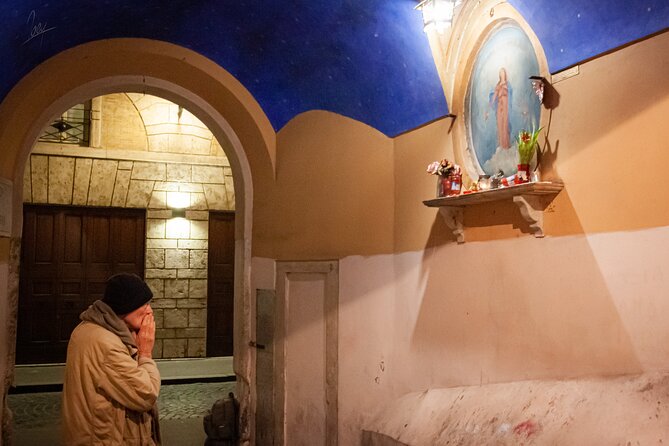 Ghosts Legends and Mysteries of Rome Walking Tour - The 8:00 pm start: timing, meeting point, and end at Campo de’ Fiori