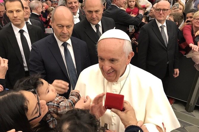 Guided Papal Audience Tour with privileged access - Getting Through Security and Finding Your Seating Zone