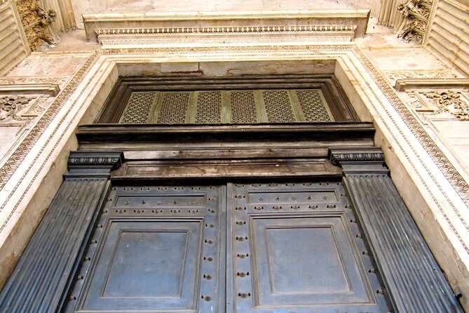 Guided Tour of the Pantheon - Skip-the-line tickets, plus radios, plus a small group