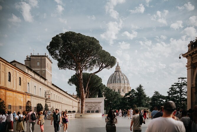 Guided Vatican Museums & Sistine Chapel Skip the Line Tour - The courtyards and galleries that give you a coherent route