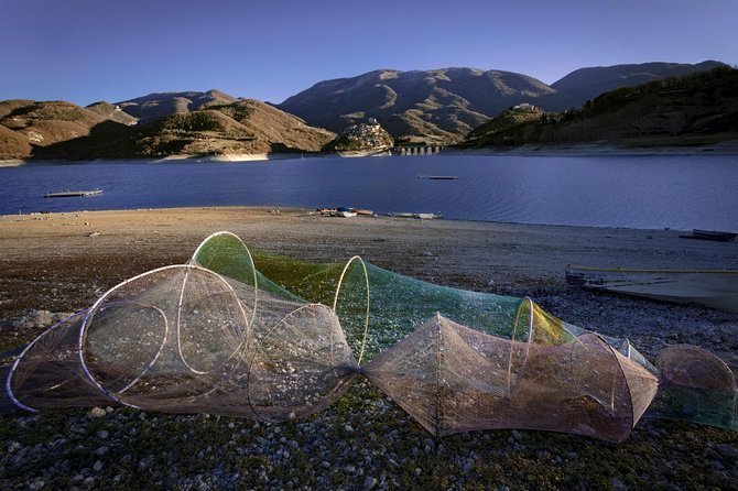 Hike Lake Castle and Good Food! - Lago del Turano shore stops: small moments that add up