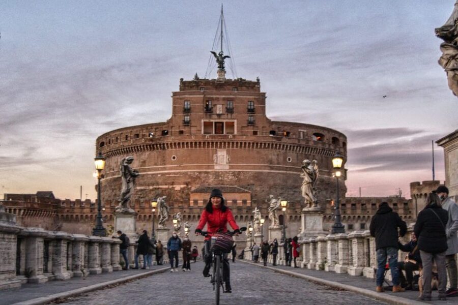 In Rome like a star: e-bike tour with photo shoot - Digital photos you can actually use, and how the tour pacing helps