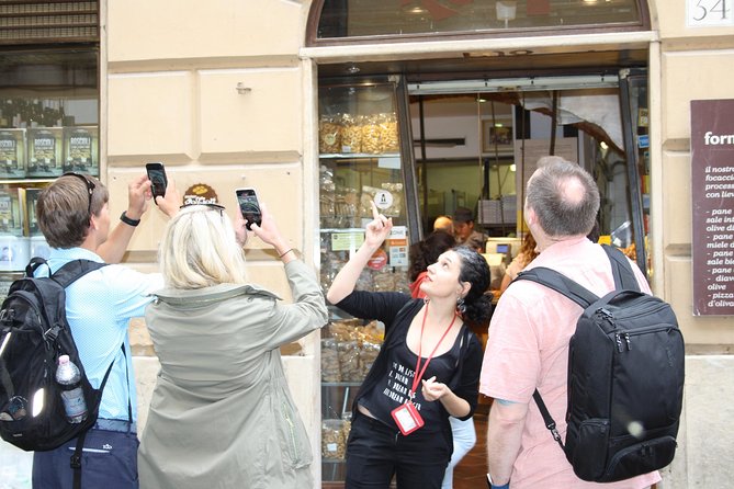 Jewish Ghetto & Piazza Navona: Food, Wine & Sightseeing Rome Tour - Guides, group size, and pacing without losing the group