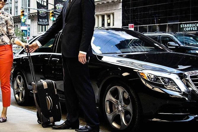 Luxury Private Transfer Rome from /to Civitavecchia Port - Inside the vehicle: air conditioning, Wi-Fi, and bottled water