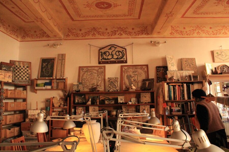 Mosaic-Making Workshop in Rome's Trastevere - What you take home: a box, a set time, and a real souvenir