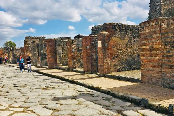Naples & Pompeii Day Tour from Rome: Pompeii Ticket & City Visit - The Real Question: Is Two Hours Enough At Pompeii?