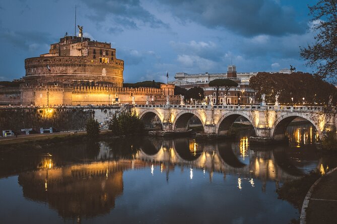 Night Tour of Rome with Local Pizza Dinner and Gelato Experience - St. Peter’s Basilica Area: What to Expect Outside the Tickets