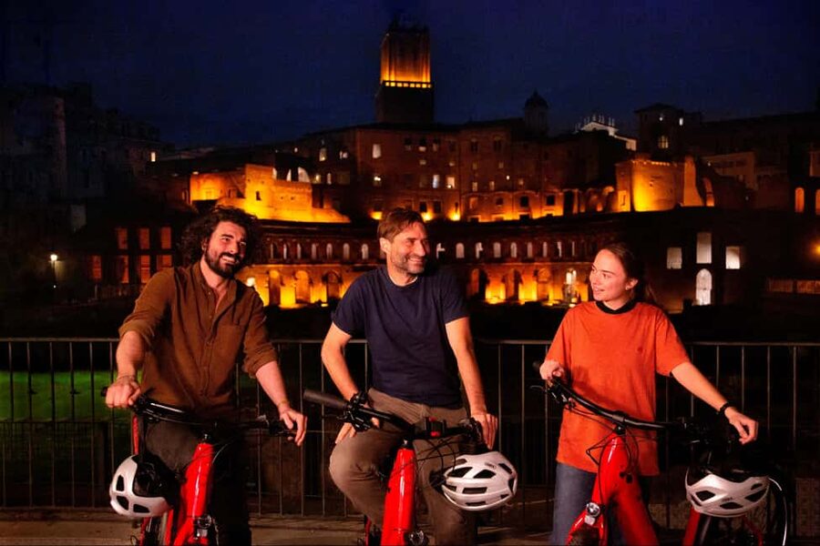 Night Tour of Rome with Top E-bike & optional Italian Dinner - Piazza Venezia and the Imperial Fora After Dark