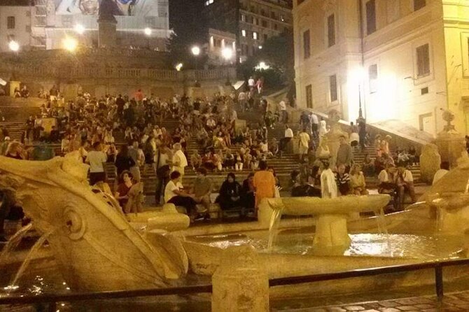 Nocturnal Rome Golf Cart Tour - Colosseum: you see it from the right angle, but plan for tickets