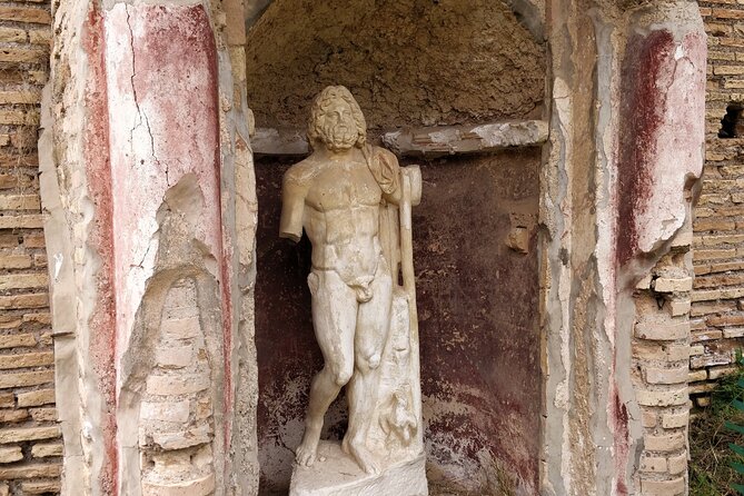Ostia Antica Archaeological Park with Italian Gelato - Stop 2: Borghetto, Giulio II Castle Courtyard, and That Medieval Change of Pace