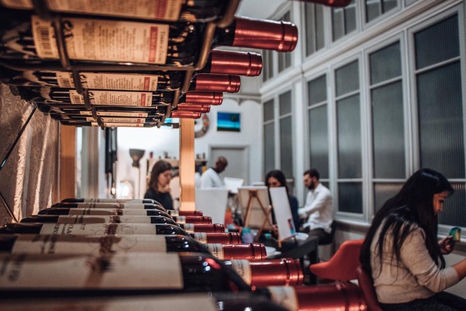 Paint & Sip in a 17th-Century Palazzo with Wine & Pizza - Key highlights to know before you go