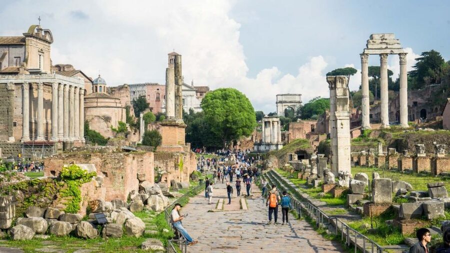 Palatine Hill and Roman Forum Tour with Fast-Track Entrance - Fast-Track Entry at the Roman Forum Gate