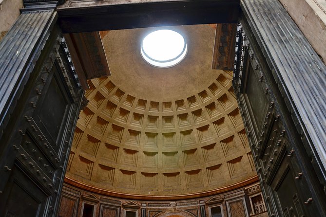 Pantheon Private Guided Tour - Rome's Iconic Ancient Temple - Stop 1: Inside the Pantheon, the oculus and the layered purpose