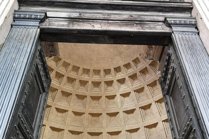 Pantheon: Tour with Archaeologist of the best preserved Roman work - Inside the Pantheon focus: architecture, art, and how meaning changes