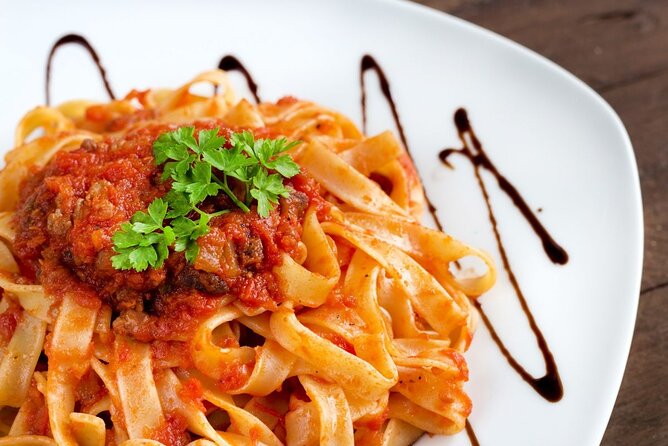 Pasta and Tiramisu Cooking Class in Rome, Piazza Navona - Should you book this pasta and tiramisu class in Piazza Navona?