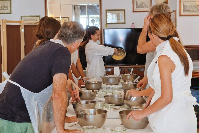 Pasta and Tiramisu Cooking Class in Rome, Piazza Navona - The fettuccine part: make the pasta, then pick carbonara, cacio e pepe, al pomodoro, or al pesto