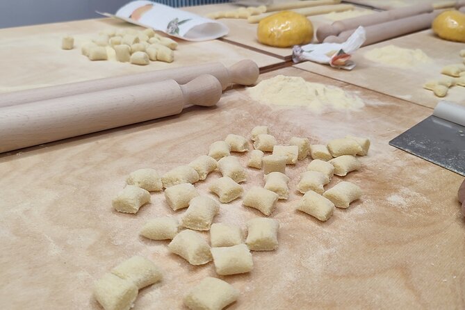 Pasta experience near San Pietro - Fresh pasta class just a stone’s throw from St. Peter’s