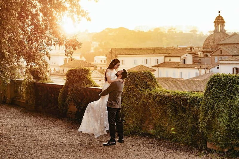 Photoshoot in Rome for couples - Why a Rome couple photoshoot works so well here