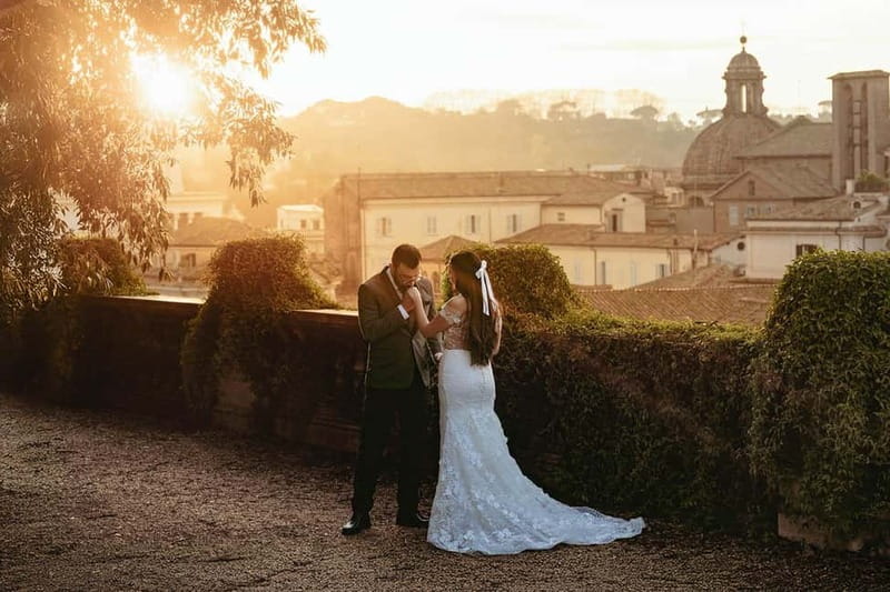 Photoshoot in Rome for couples - Outside the Colosseum: getting that iconic frame without wasting time