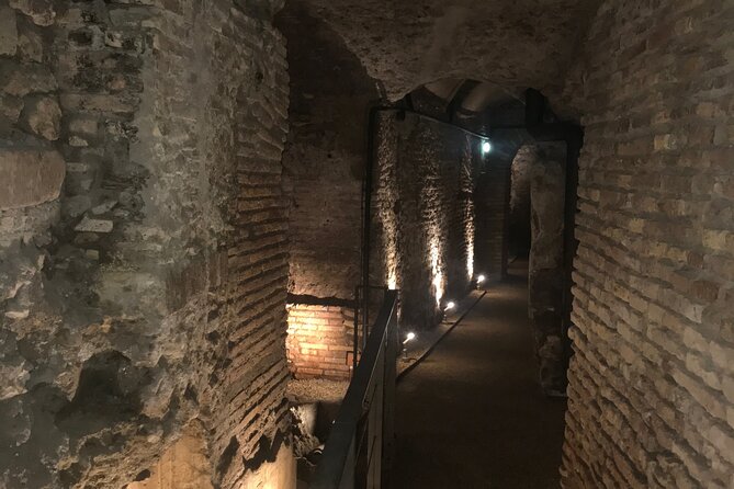 Piazza Navona Underground: Stadium of Domitian EXCLUSIVE TOUR - LIMITED ENTRANCE - Families and kids: the stadium is brief, but the meaning lands