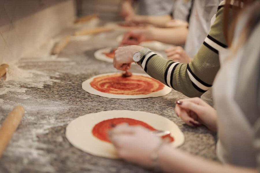Pizza Cooking Class in Rome - Piazza Navona - Antica Trattoria Agonale at the Piazza Navona entrance