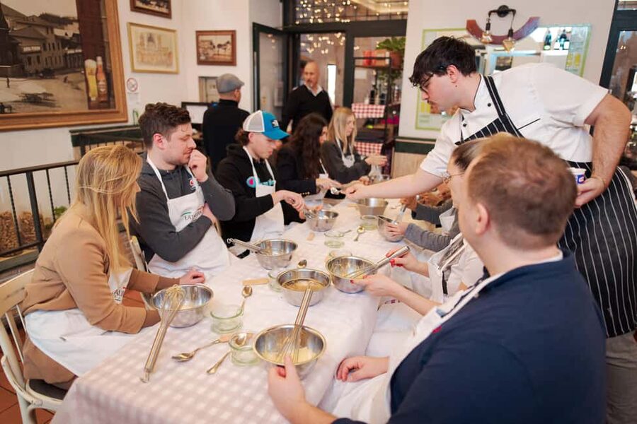 Pizza Cooking Class in Rome - Piazza Navona - A tight, English-taught pizza class that actually teaches