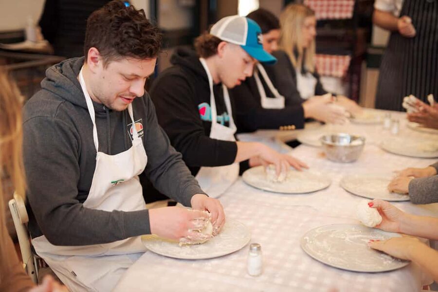 Pizza Cooking Class in Rome - Piazza Navona - Who should book this Piazza Navona pizza class, and who should skip it
