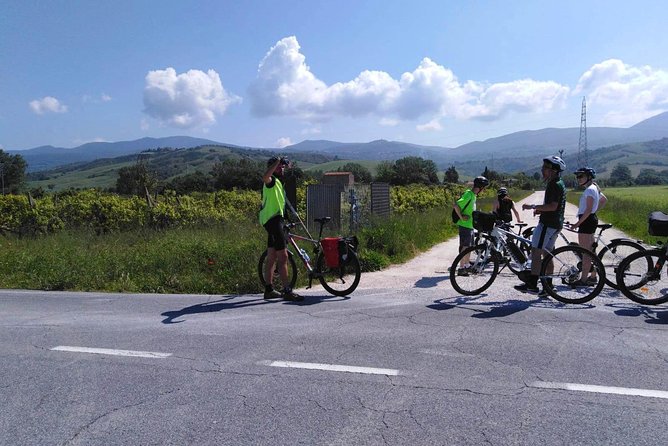 PRIVATE Civita di Bagnoregio and Orvieto Wine Tasting -Ebike tour - Cannondale E-Bikes, Helmets, and What “Intermediate” Really Means