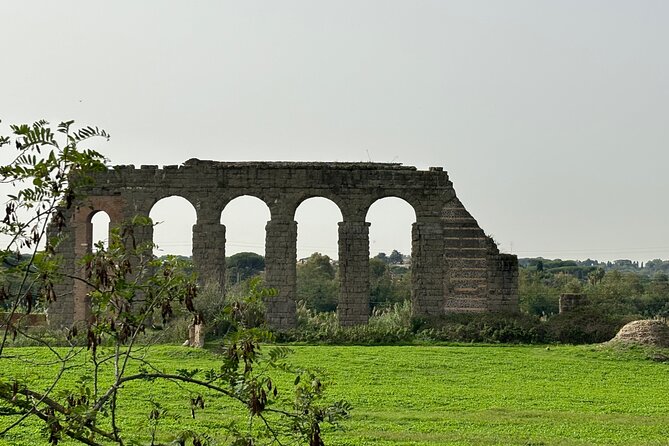 Private E-bike tour of Appian way, Aqueduct & catacombs with food - Key highlights worth the ride