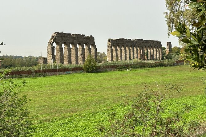 Private E-bike tour of Appian way, Aqueduct & catacombs with food - Under Rome: the Catacombs of San Callisto experience
