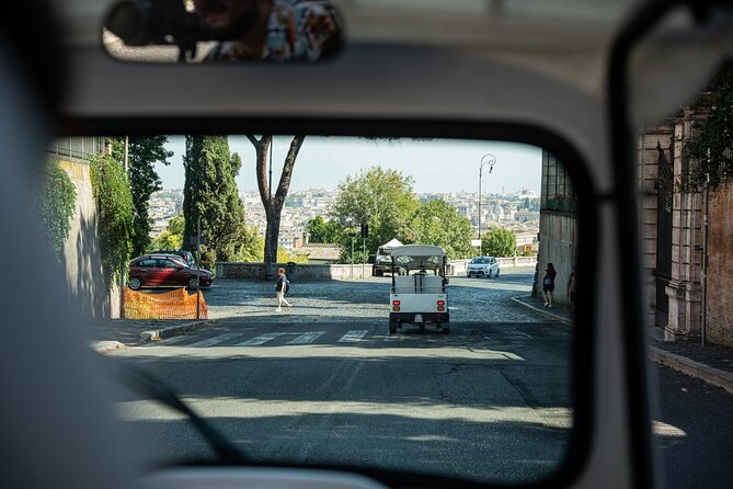 Private Electric Tuktuk Tour of Rome with Prosecco and Pickup - Pickup, meeting point, and how the day starts smoothly