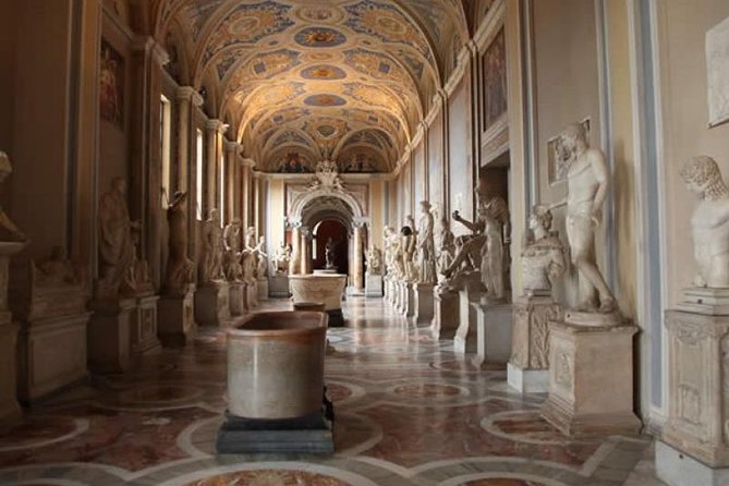 Private Experience: Sistine Chapel , Vatican Museums & St.Peters Basilica - A tight 3-hour Vatican route that still feels complete