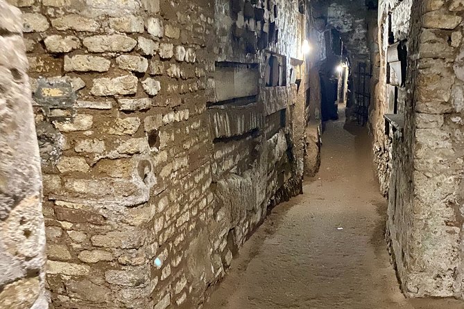 Private Express Tour of Roman Catacombs with Transfer - How a good guide changes what you see in the crypts